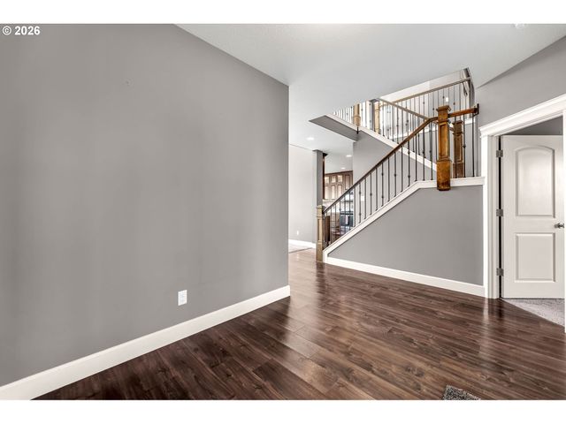 1124 N 9TH Way, Ridgefield, WA 98642