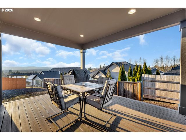 1124 N 9TH Way, Ridgefield, WA 98642