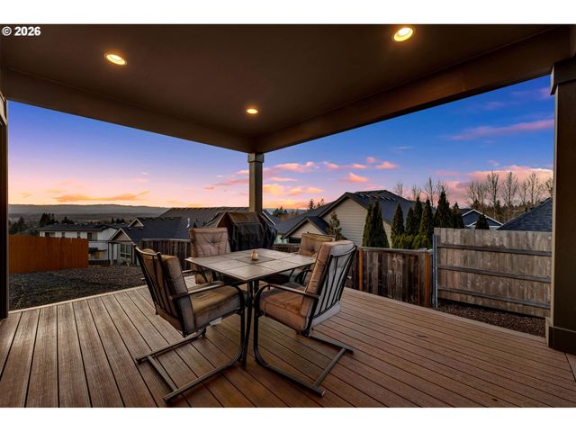 1124 N 9TH Way, Ridgefield, WA 98642