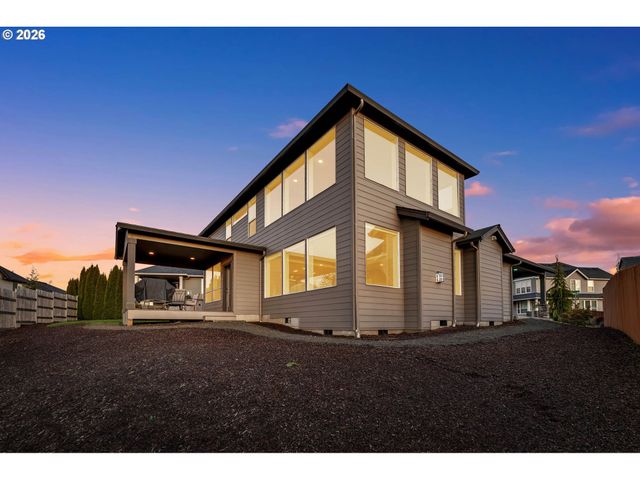 1124 N 9TH Way, Ridgefield, WA 98642