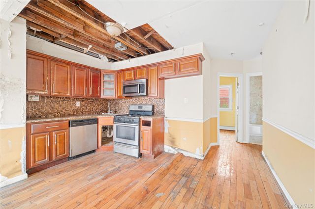 1519 Adee Avenue, Bronx, NY 10469