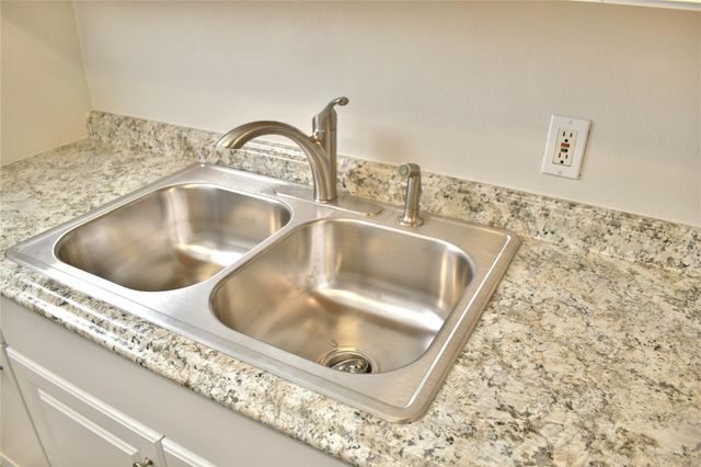 2524 Binz Street 2, Houston, TX 77004