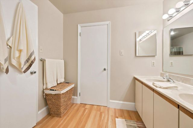 406 CARPENTER CIR, Brookhaven, PA 19015