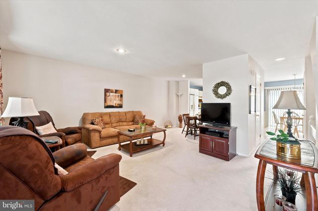 406 CARPENTER CIR, Brookhaven, PA 19015