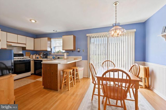 406 CARPENTER CIR, Brookhaven, PA 19015