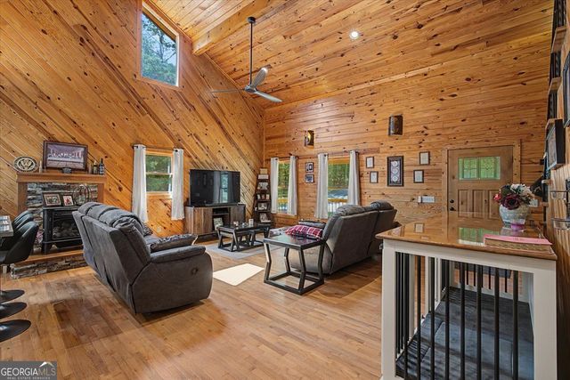 335 Dunn Road SE, Silver Creek, GA 30173
