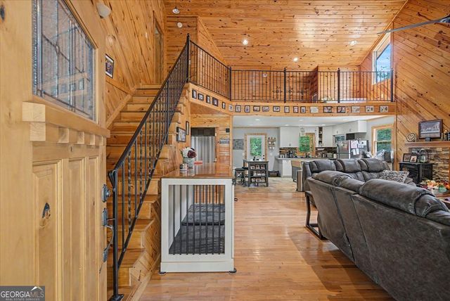 335 Dunn Road SE, Silver Creek, GA 30173