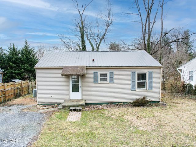 1230 Indian Ridge Road, Johnson City, TN 37604
