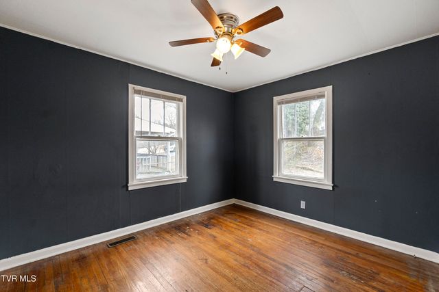 1230 Indian Ridge Road, Johnson City, TN 37604