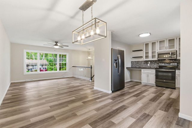 1404 PICKFORD PL, Columbia, MO 65203