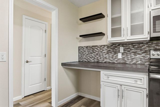 1404 PICKFORD PL, Columbia, MO 65203