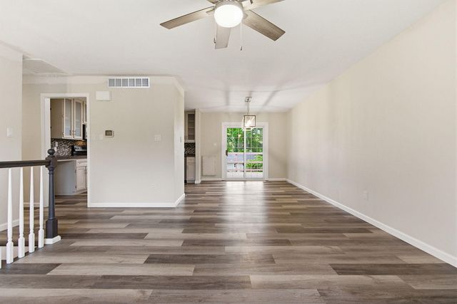 1404 PICKFORD PL, Columbia, MO 65203