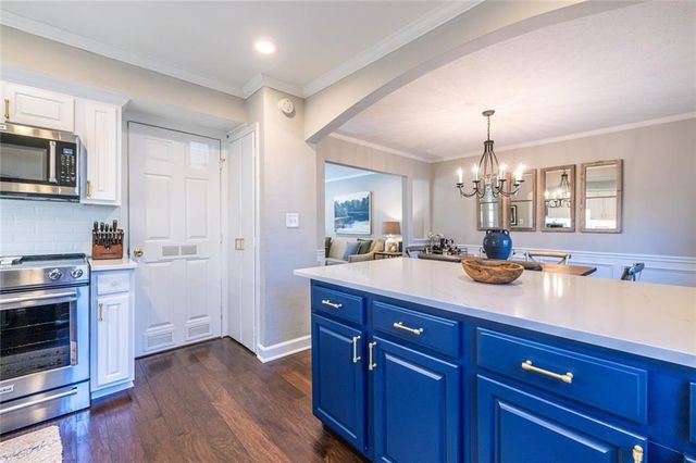 12 Bassett Hall Place NW, Atlanta, GA 30318