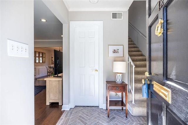 12 Bassett Hall Place NW, Atlanta, GA 30318