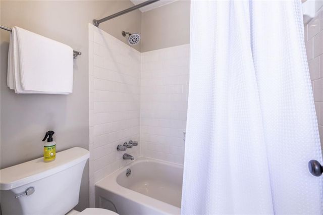 12 Bassett Hall Place NW, Atlanta, GA 30318