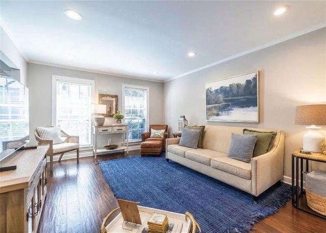 12 Bassett Hall Place NW, Atlanta, GA 30318