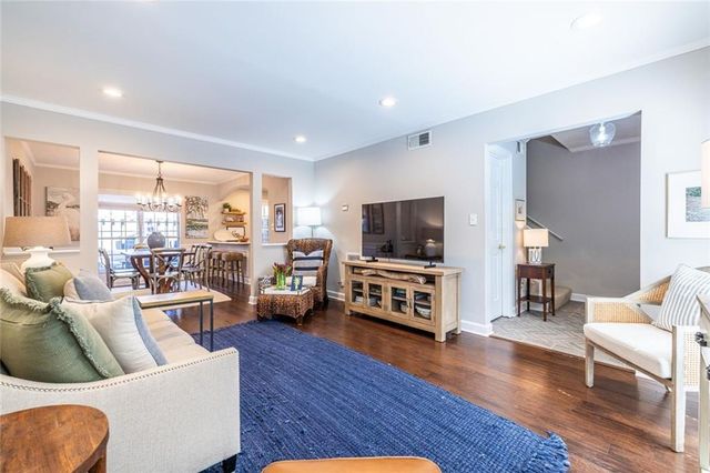 12 Bassett Hall Place NW, Atlanta, GA 30318