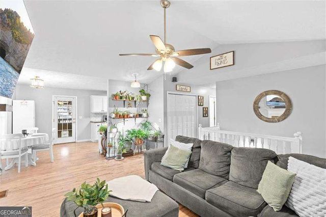 93 4th Street, Emerson, GA 30137