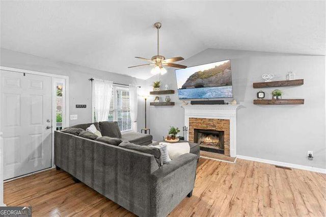 93 4th Street, Emerson, GA 30137