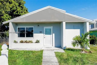 1933 NW 2nd Ct, Miami, FL 33136