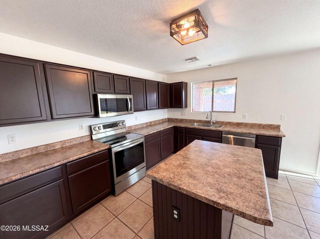 11244 W Massey Drive, Marana, AZ 85653