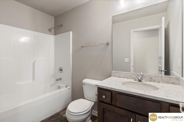 7764 N 108th Street, Omaha, NE 68142