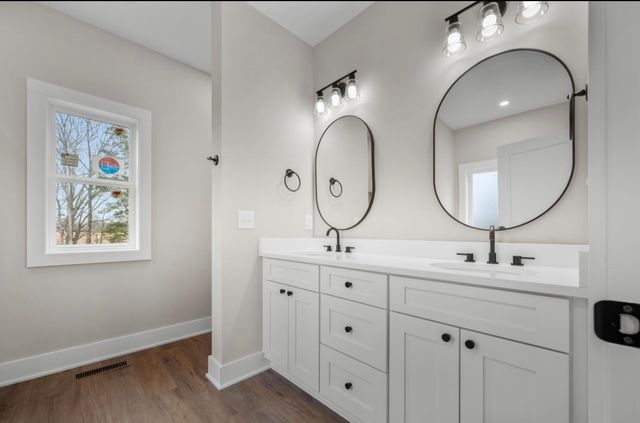 44 Ghea Rd, Normandy, TN 37360