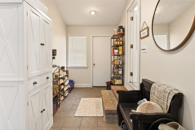 218 Oakwood Ln, Webster, NY 14580