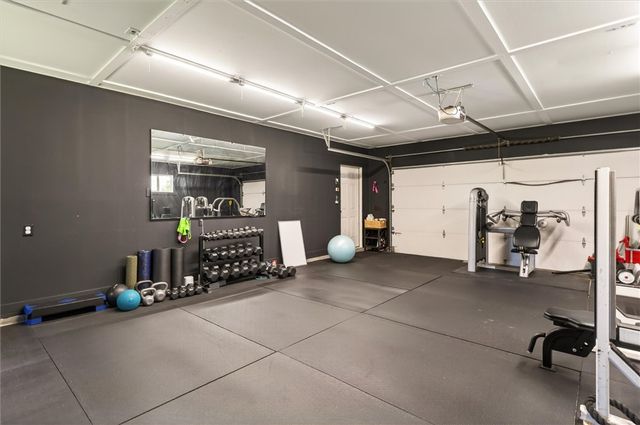 218 Oakwood Ln, Webster, NY 14580