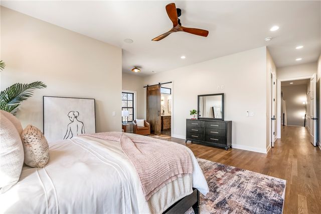 1039 NW A Street, Bentonville, AR 72712