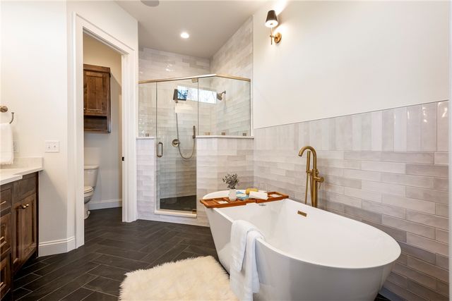 1039 NW A Street, Bentonville, AR 72712