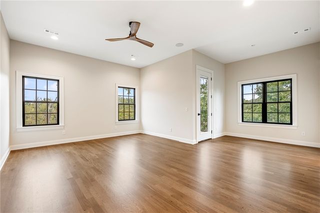 1039 NW A Street, Bentonville, AR 72712