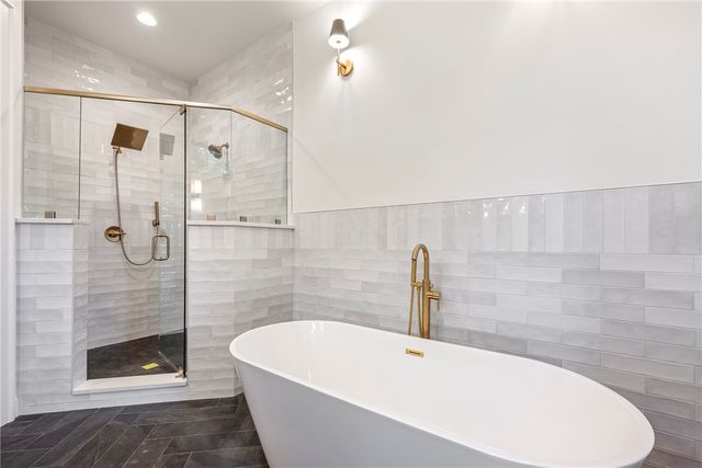 1039 NW A Street, Bentonville, AR 72712