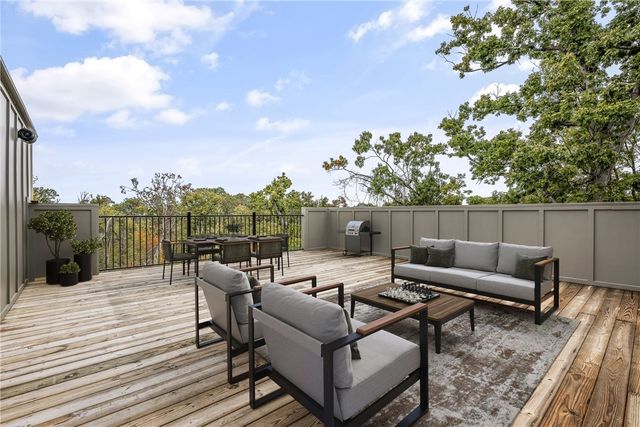 1039 NW A Street, Bentonville, AR 72712