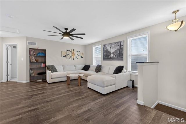 1001 Kilderkin Way, St Charles, MO 63301