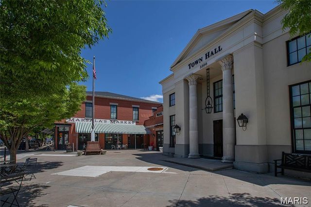 1001 Kilderkin Way, St Charles, MO 63301