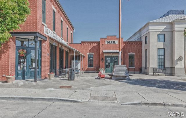 1001 Kilderkin Way, St Charles, MO 63301