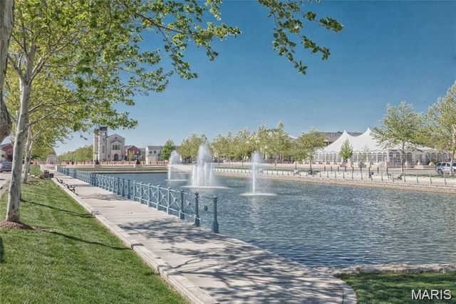 1001 Kilderkin Way, St Charles, MO 63301