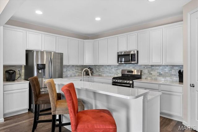 1001 Kilderkin Way, St Charles, MO 63301