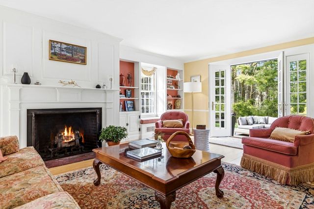 45 Cheever Cir, Andover, MA 01810