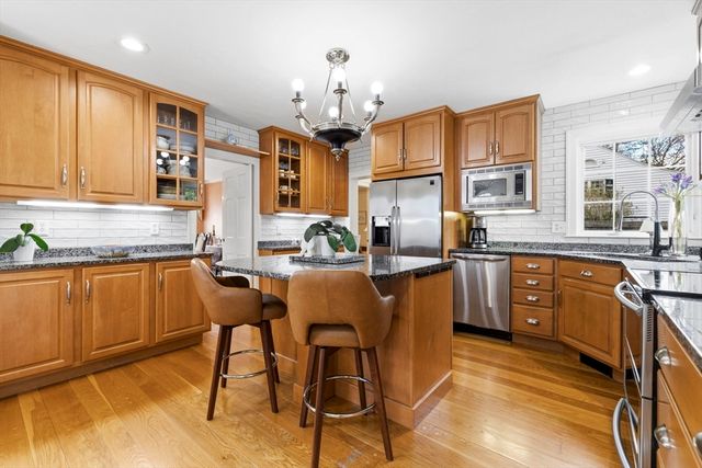 45 Cheever Cir, Andover, MA 01810