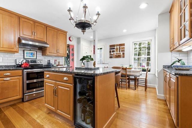 45 Cheever Cir, Andover, MA 01810
