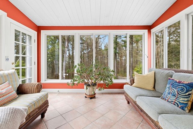 45 Cheever Cir, Andover, MA 01810