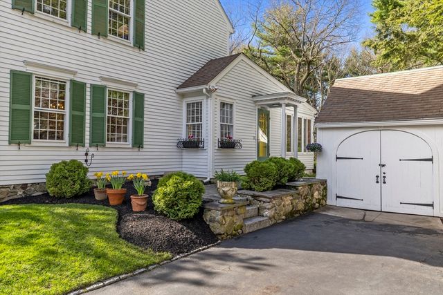 45 Cheever Cir, Andover, MA 01810