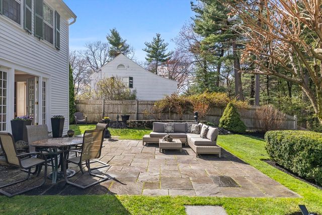 45 Cheever Cir, Andover, MA 01810