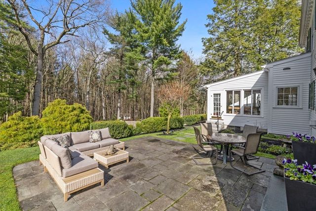 45 Cheever Cir, Andover, MA 01810