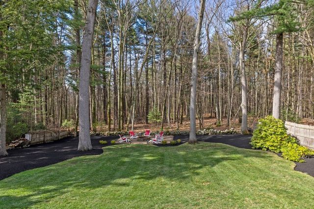 45 Cheever Cir, Andover, MA 01810