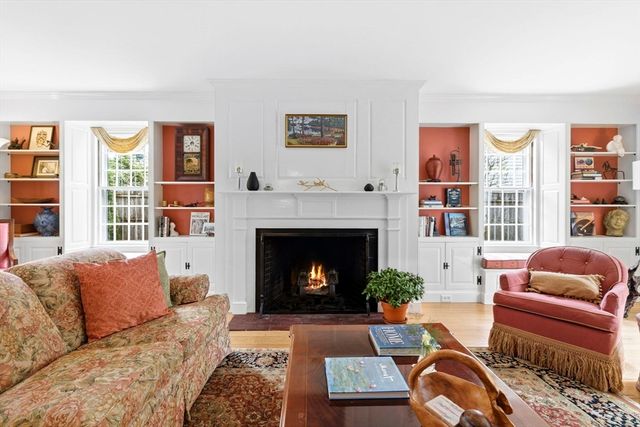45 Cheever Cir, Andover, MA 01810