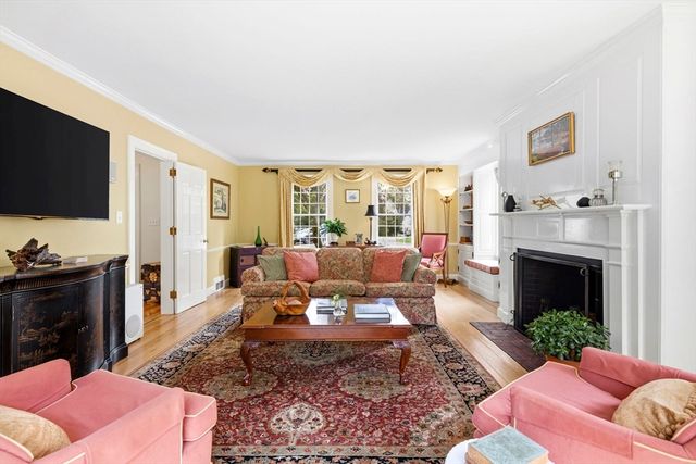 45 Cheever Cir, Andover, MA 01810