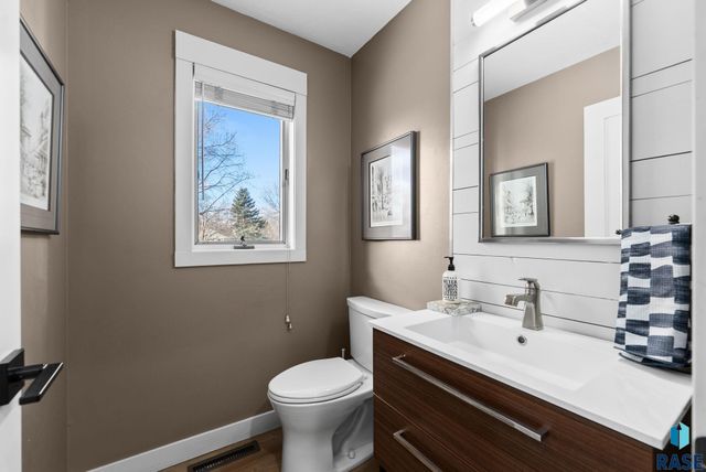 4505 S Southridge Dr Drive, Sioux Falls, SD 57105